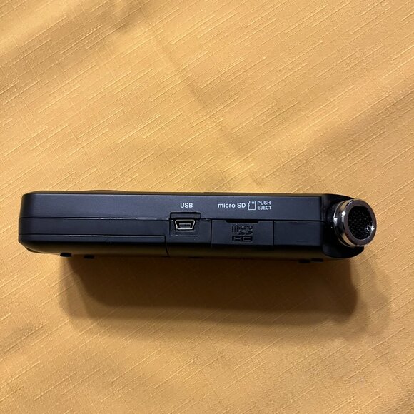 Tascam DR-05 Portable Digital Recorder - Picture 6 of 8